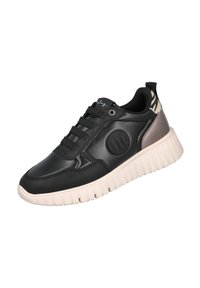 Zapatillas de cuero negro con un acento texturizado en gris oscuro, que cuentan con una suela gruesa en gris claro y cordones elásticos. Logo circular en el costado.