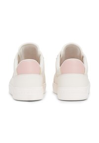 Tommy Hilfiger ESSENTIAL CHIC COURT - Trainers - ancient white