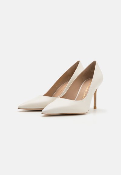 Stuart Weitzman Tacones - cream