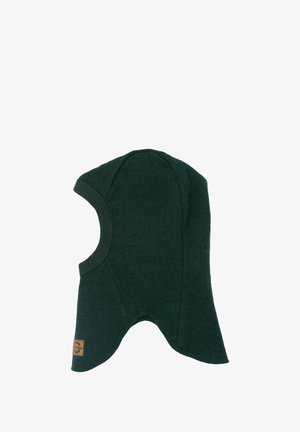 Tamnozelena pletena balaklava s rebrastim rubovima, dizajn s punim pokrivanjem i logom na strani. Mekana, teksturirana tkanina.