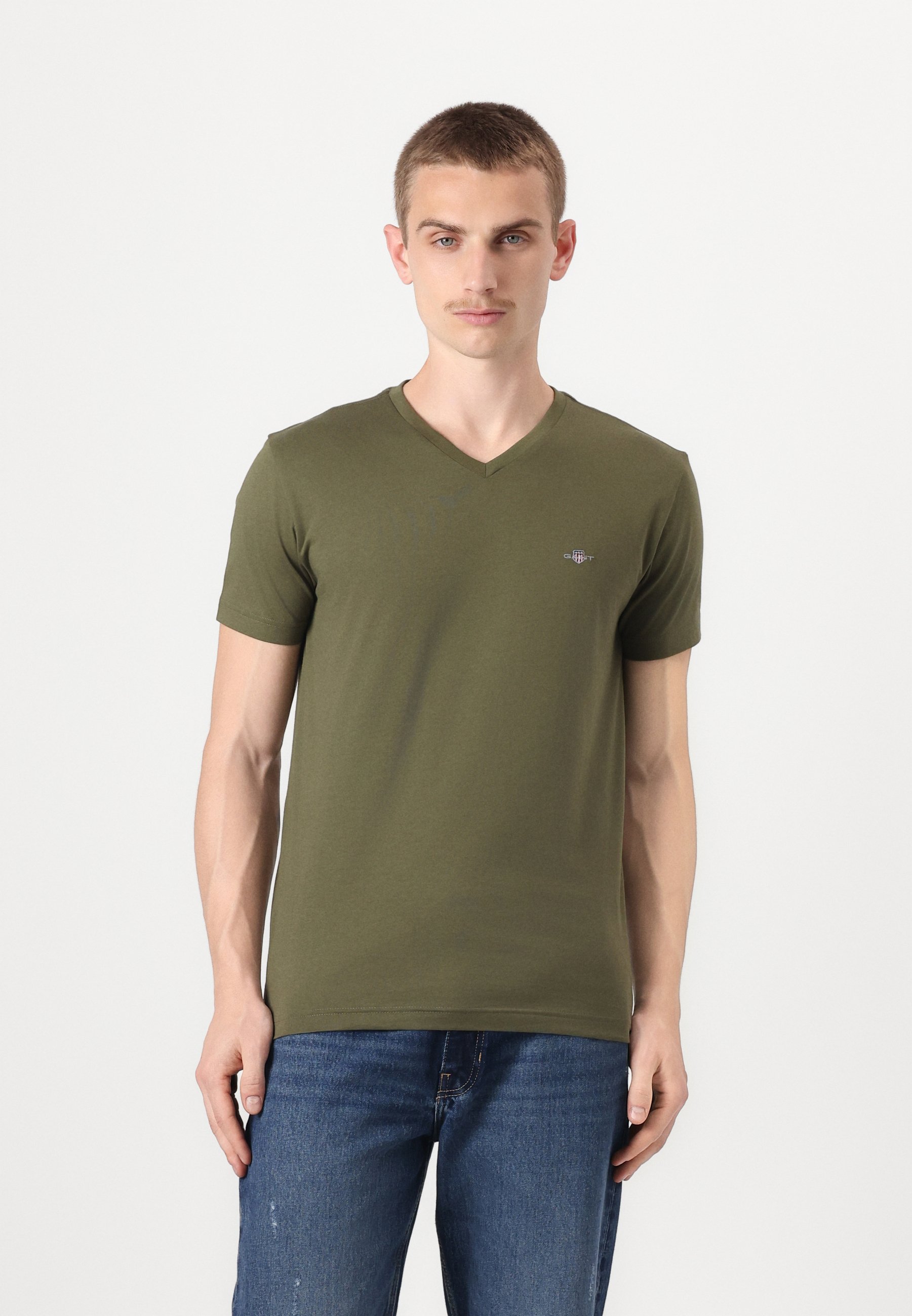 T-shirt GANT Vert Col V – Taille M, Coupe Slim – Neuf Avec Défaut