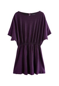 Lila kurzes Kleid mit kurzen Ärmeln und tailliertem Schnitt, aus einem glänzenden, leichten Stoff gefertigt. Rundhalsausschnitt mit einer kleinen Rückenverschluss-Detail.