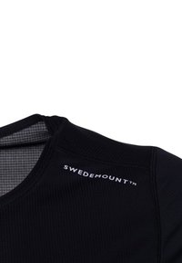 Black performance shirt with a textured fabric, featuring a round neck and "SWEDEMOUNT™" logo in white on the front.