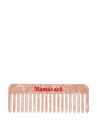 Peina de plástico en rosa translúcido con un patrón veteado. Presenta dientes anchos y estrechos. Grabado "Mamas ark" en rojo en el mango.