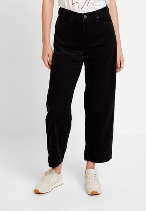 Lee Bukser - black