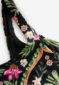 Non sélectionné, black pink paisley