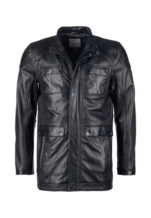 Schwarze Lederjacke mit Reißverschluss vorne, zwei Brusttaschen, zwei unteren Druckknopftaschen und einem Stehkragen mit Nahtdetails.