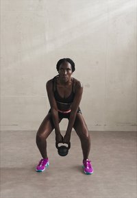 Nike Performance 365 SHORT - Tajice - black/aster pink/white