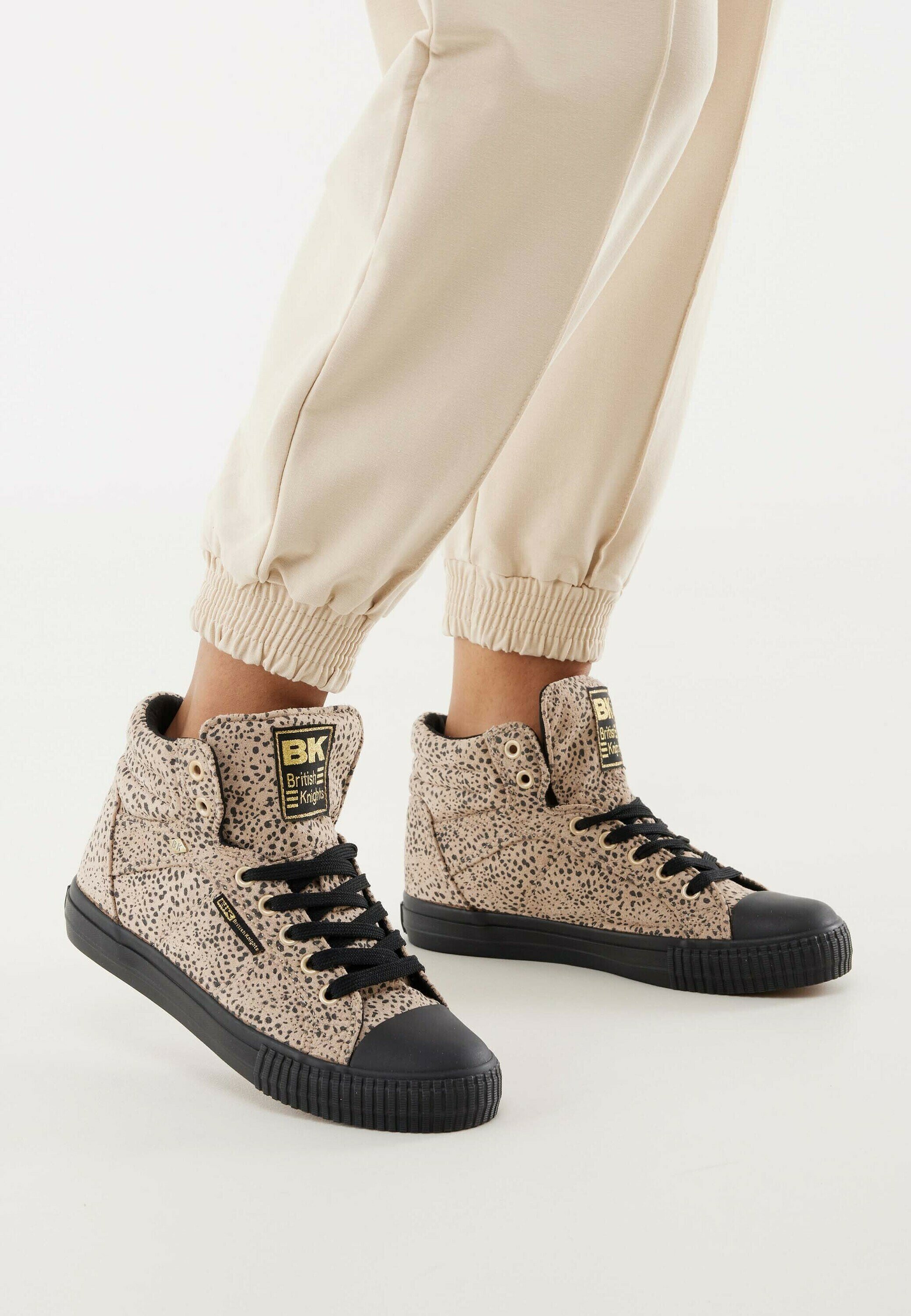 top trainers - beige cheetah black 