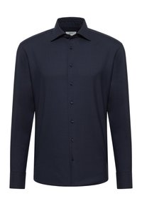 Camicia button-up blu scuro a maniche lunghe con tessuto testurizzato, colletto classico e sei bottoni in tinta lungo la patta frontale.