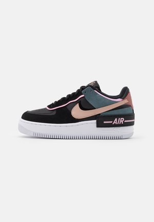 Sneakers - black