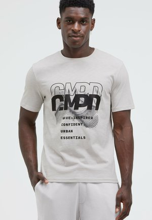 RUNDHALS MIT RUBBER ARTWORK - Print T-shirt - stone