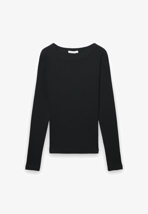 Top nero a maniche lunghe con scollo rotondo. Realizzato in tessuto morbido, presenta una forma aderente e polsini standard. Etichetta visibile sul collo.