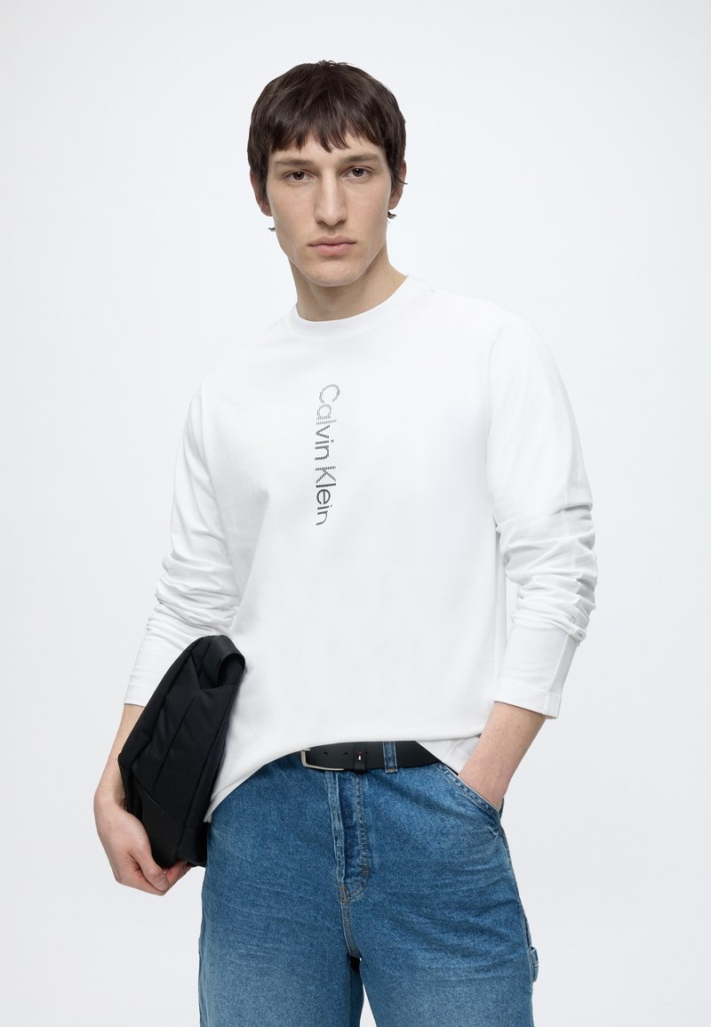 Calvin Klein GRAPHIC TEE ICON SPORT - Top s dlouhým rukávem - classic white