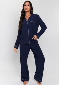 Unselected, navy