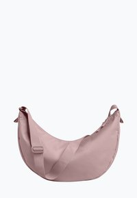Borsa hobo in morbido tessuto rosa cipria con forma arrotondata, manico regolabile e design minimalista, dotata di chiusura con zip.