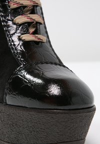 See by Chloé Botines de tacón - black