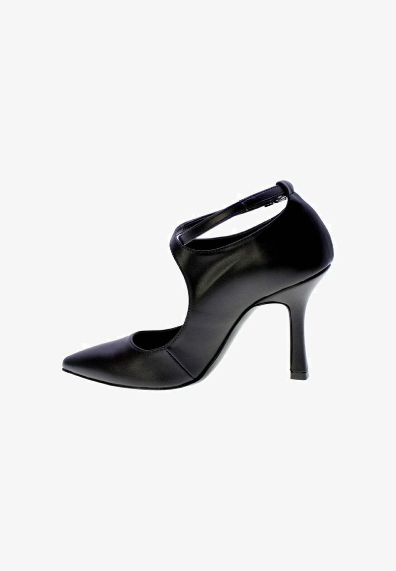 Chaussure à talon haut noire en cuir lisse, avec un bout pointu, un design découpé et une bride à la cheville. Talon aiguille fin et effilé.