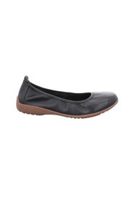 Chaussure plate en cuir noir avec bout arrondi et semelle marron texturée, conçue pour le confort et un port décontracté.