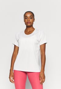 Nike Performance FAST TOP - Sportovní tričko - white/silver