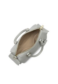 Borsa a mano in pelle grigia con chiusura a zip, manici arrotondati e finiture dorate. L'interno è foderato in un tessuto beige chiaro.