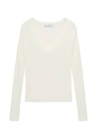 Witte top met lange mouwen en een diepe V-hals, geribbelde textuur op de schouders en een aansluitende pasvorm. Etiket zichtbaar bij de hals.