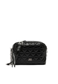 Borsa a tracolla nera trapuntata realizzata in materiale lucido, dotata di manico a catena e un accento con logo argentato sulla parte anteriore. Forma rettangolare con chiusura a zip.