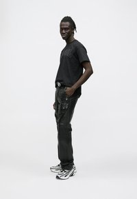 Diesel NORM - Apdrukāts T-krekls - black