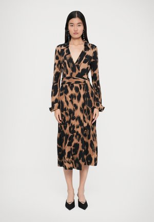WRAP DRESS - Vestido ligero - big tobacco