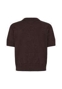 Haut tricoté à manches courtes de couleur marron foncé avec poignets, ourlet et col côtelés, montré de dos sur fond blanc.