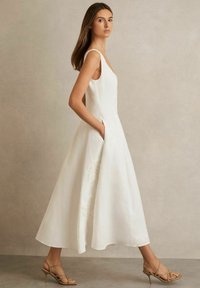 Reiss REGULAR FIT-ELISE FLORAL EMBROIDERED MIDI  - Denní šaty - ivory