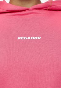Pegador Mikina s kapucí - light red