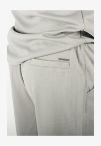 Non sélectionné, gris