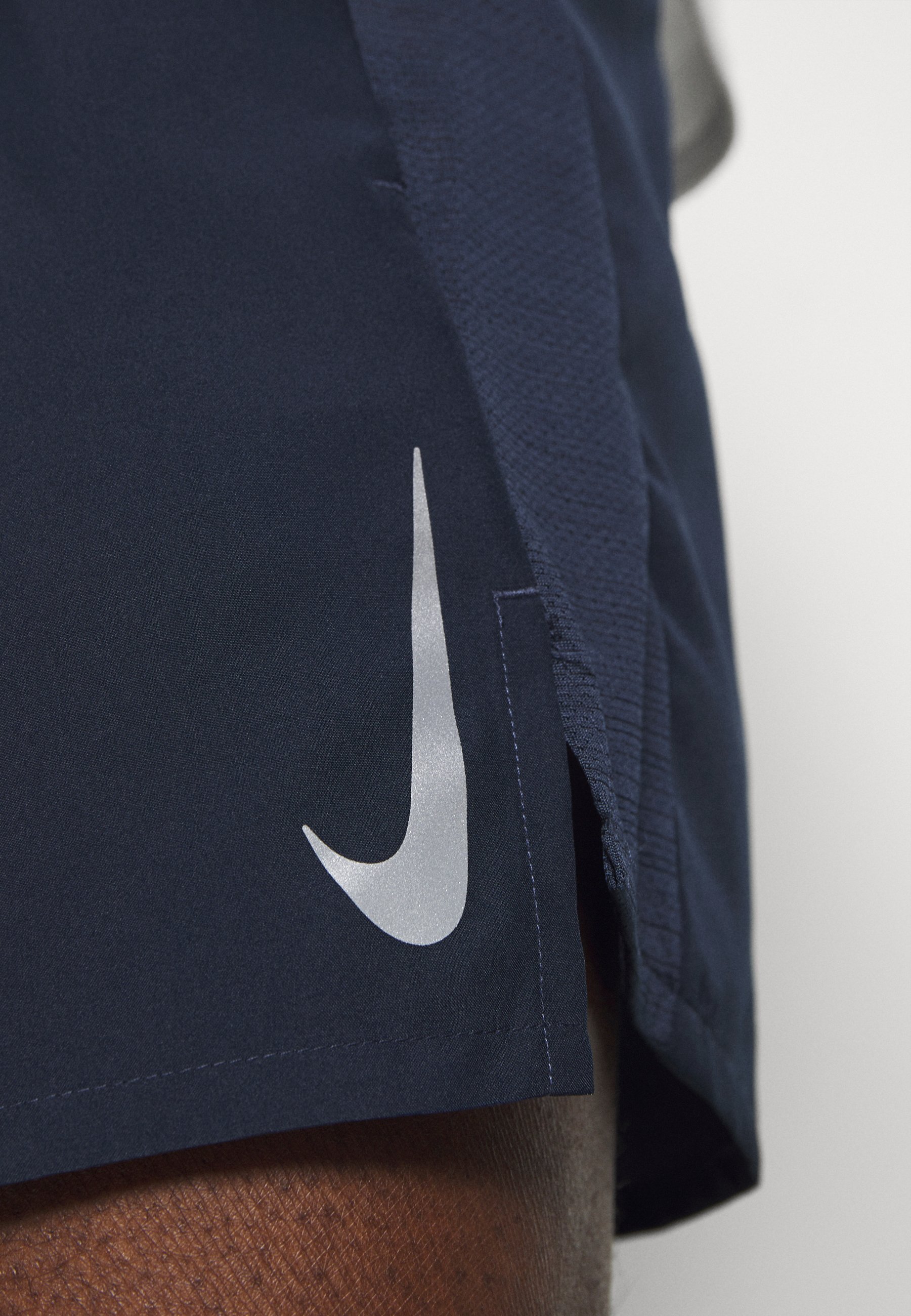 nike performance challenger short