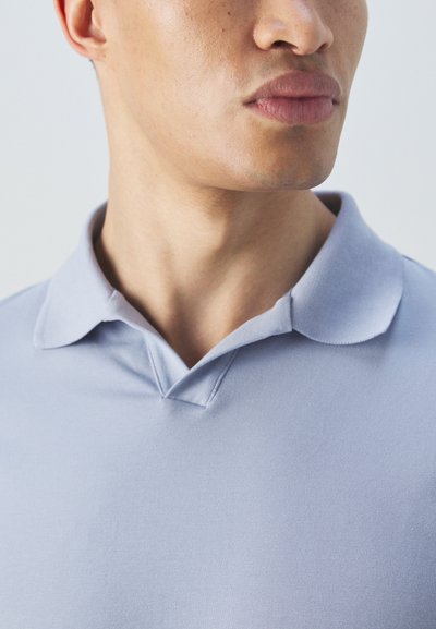Filippa K Polo krekls - faded blue