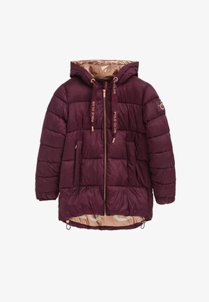 Bordowa kurtka puchowa z kapturem, z błyszczącą podszewką, zamkiem z przodu i sznurkami ozdobnymi. Posiada pikowaną teksturę i boczne kieszenie.