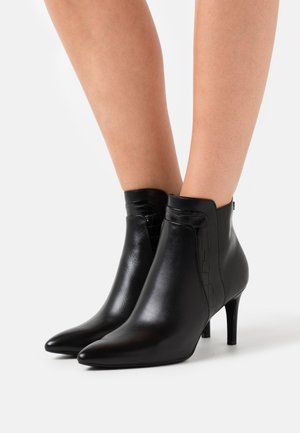s.Oliver BLACK LABEL Ankle Boot - black