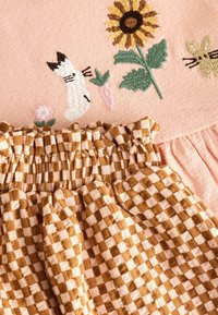 Miniaturna slika 4