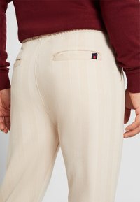 Denim Project Tygbyxor - off-white