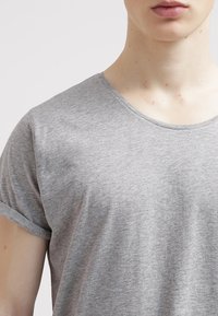 Resteröds JIMMY SOLID - T-shirts basic - grey melange