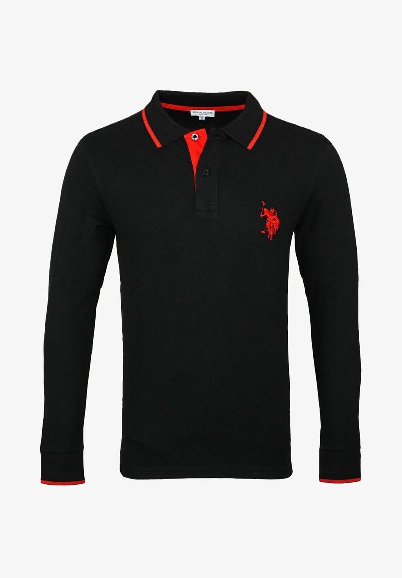 Schwarzes Langarm-Polohemd mit roten Akzenten am Kragen, an den Bündchen, an der inneren Knopfleiste und mit gesticktem Polo-Spieler-Logo auf der Brust.