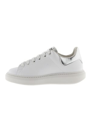 Sneakers laag - platino
