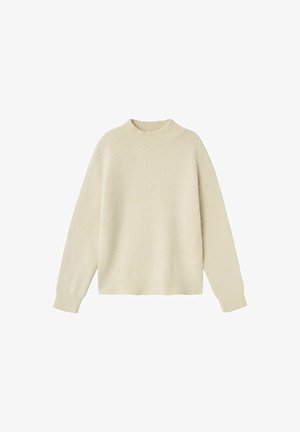 Pull en tricot beige avec un col montant, des épaules tombantes et des poignets côtelés. Texture douce et coupe décontractée. Pas de motifs ou d'accents visibles.