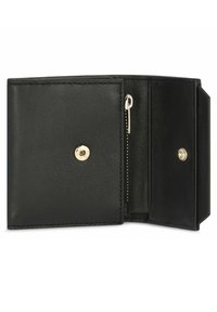 Portafoglio in pelle nera con chiusura a pressione, compartimento con zip e bordi cuciti con cura. Design compatto con minime embelliture in metallo.