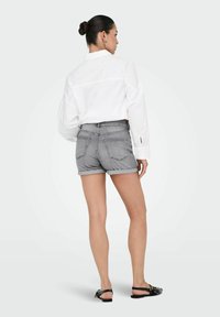 ONLY ONLJOSEPHINE STRETCH NOOS - Short en jean - medium grey denim