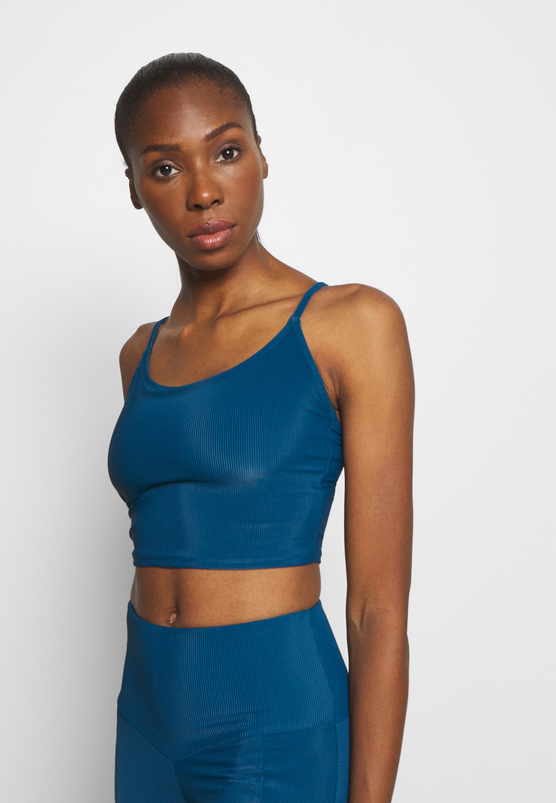 blauwe crop top