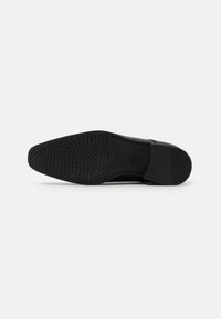 Geox UOMO HIGH LIFE - Elegantna obuća s vezicama - black