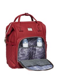 Mochila acolchada roja hecha de material duradero, que cuenta con un bolsillo frontal con cremallera, dos portabotellas y un interior de diseño gris.