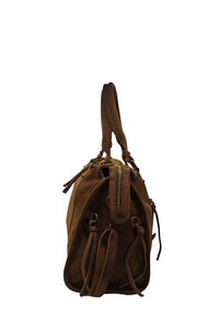 Sac à main en daim marron avec anse tressée, accents en métal doré et détails à cordon. Le sac possède une fermeture éclair sur le dessus et une texture douce.