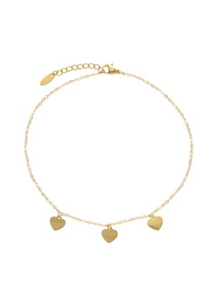 Delikatny złoty naszyjnik z cienkiego łańcuszka z małymi białymi koralikami i trzema równomiernie rozmieszczonymi złotymi zawieszkami w kształcie serca, z zapięciem na karabińczyk i przedłużką.